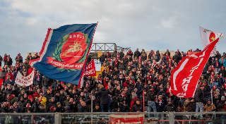 Ancona, gli ultras a Castelfidardo fuori dallo stadio in segno di protesta